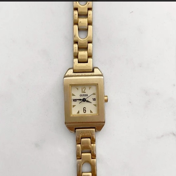 Guess | Gold watch - Picture 2 of 14